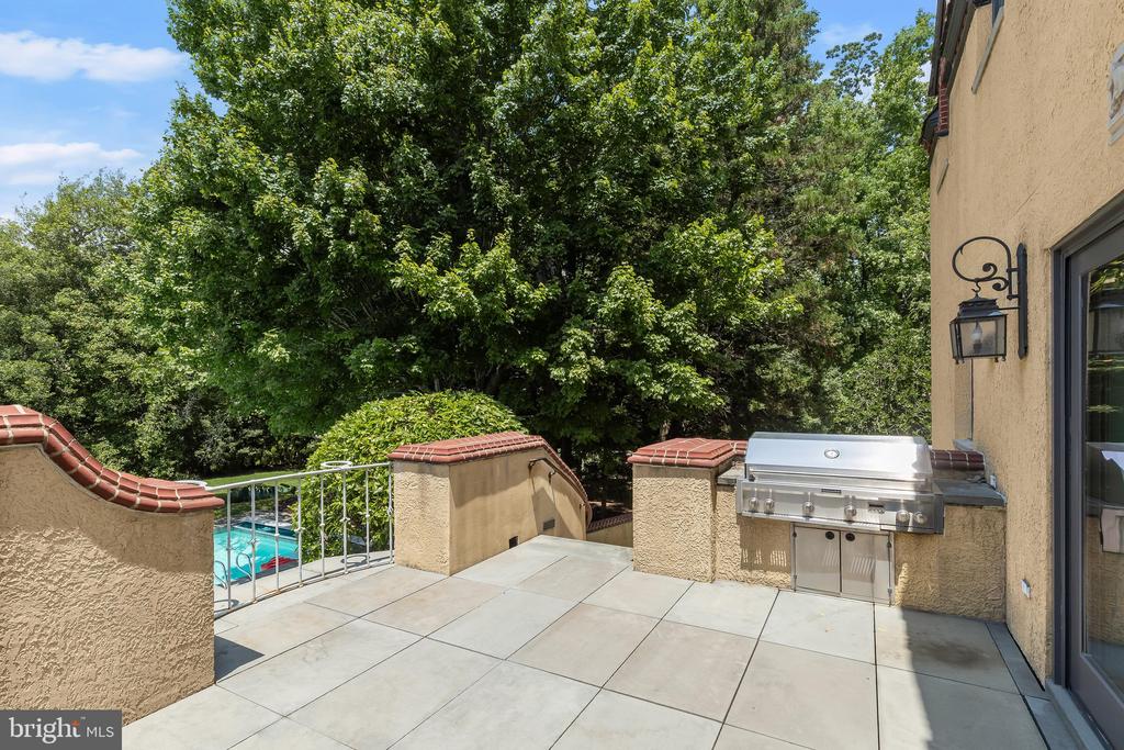 622 MAGOTHY ROAD