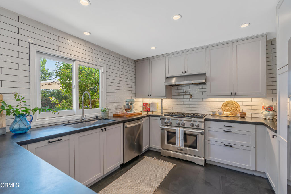 330 E Sierra Madre Boulevard