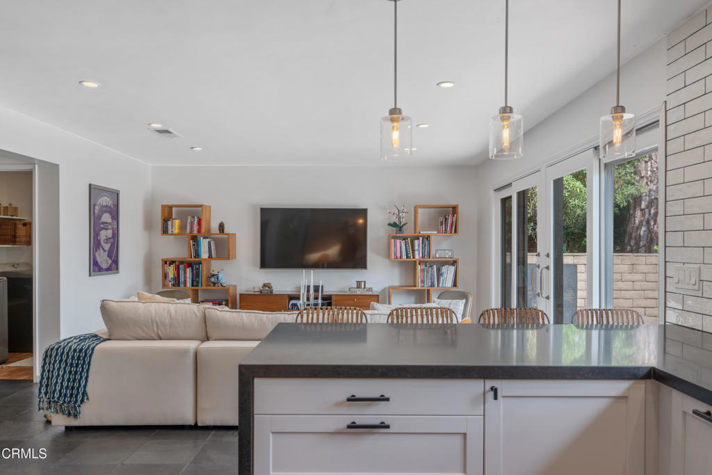 330 E Sierra Madre Boulevard