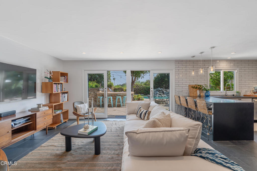 330 E Sierra Madre Boulevard
