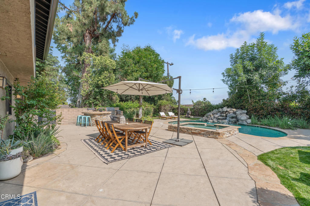 330 E Sierra Madre Boulevard