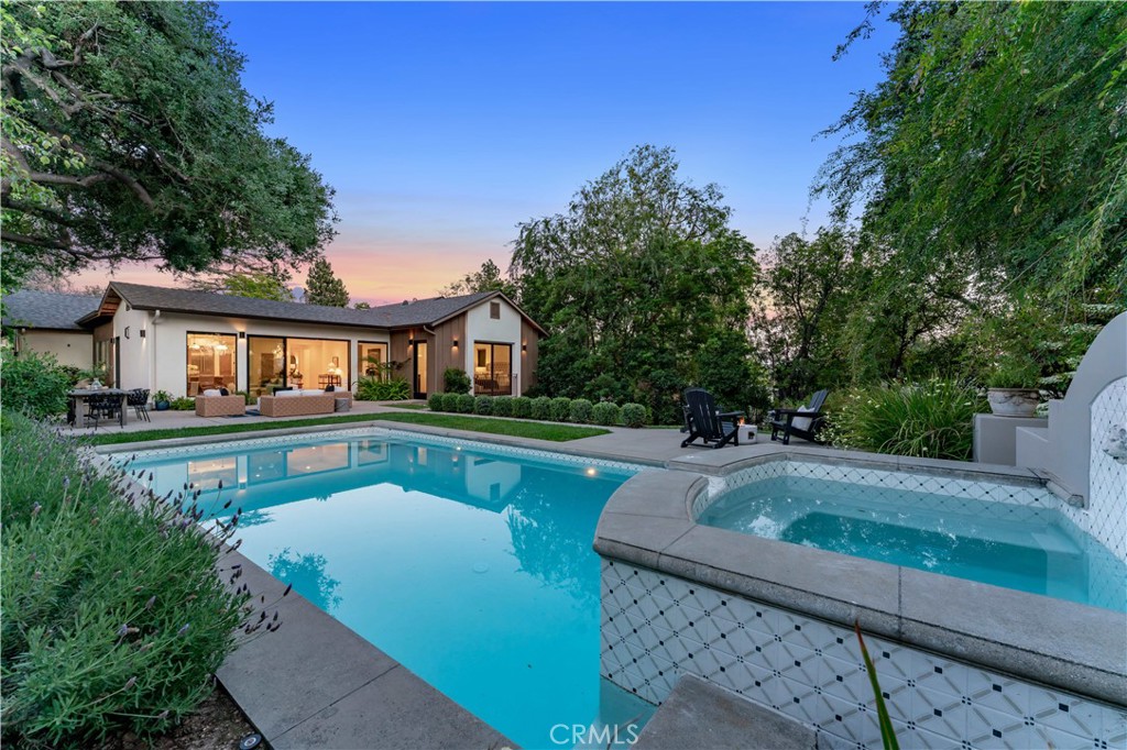 2927 Santa Rosa Avenue