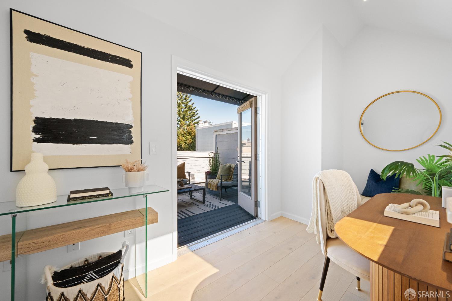 1880 Steiner Street # 403