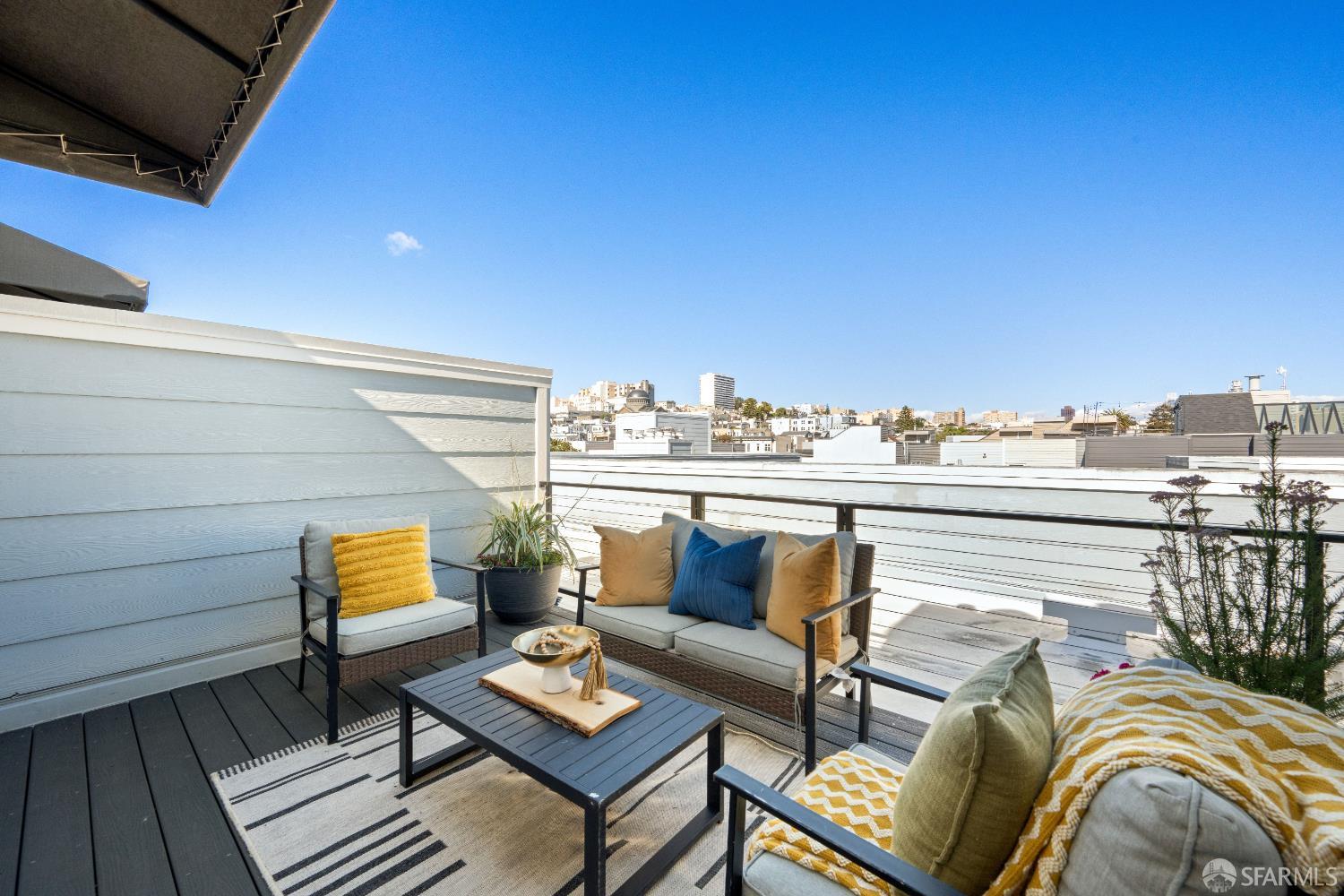 1880 Steiner Street # 403