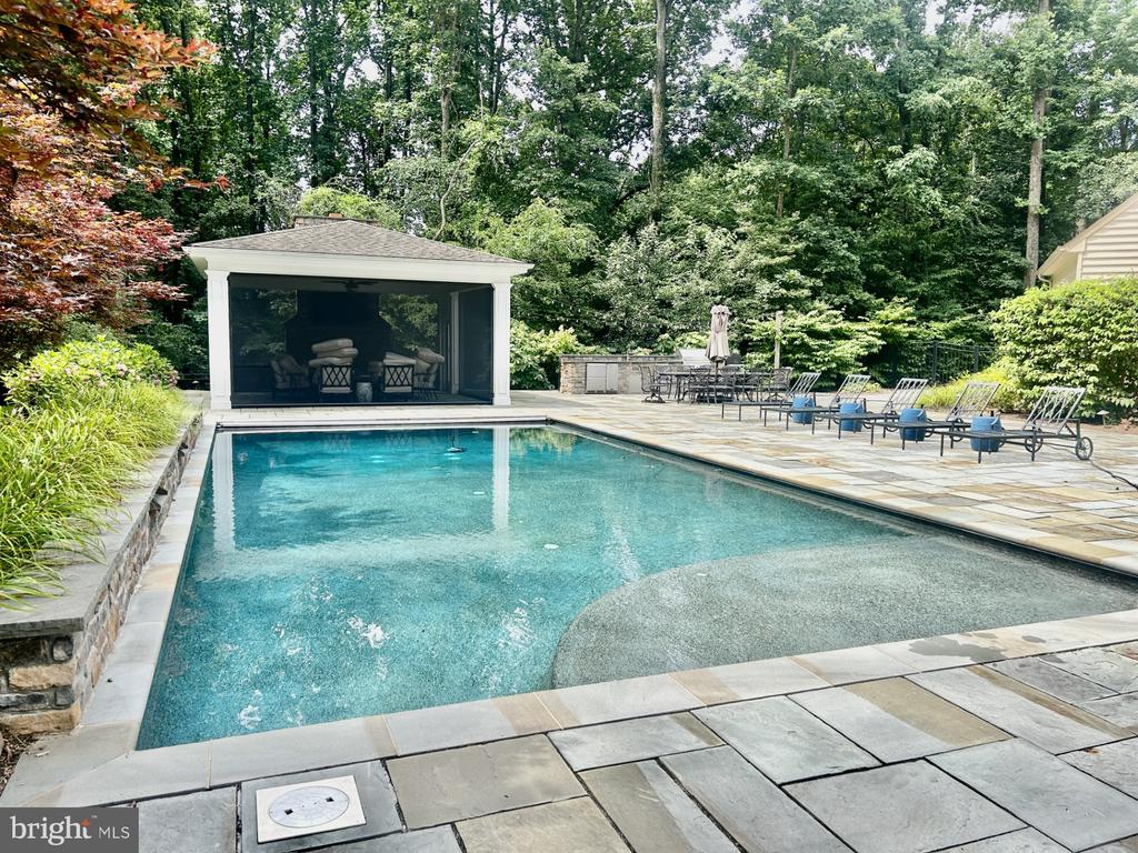 1303 WINDSOR RIDGE LANE