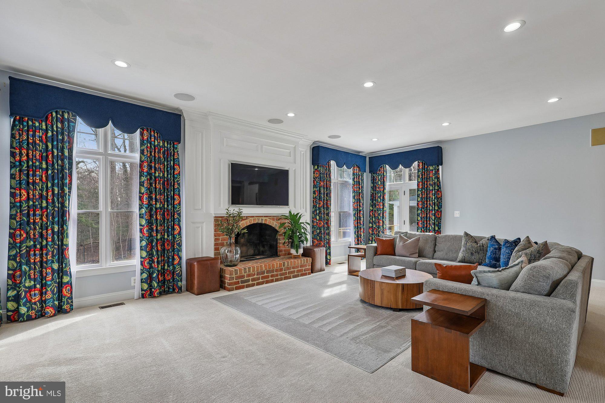 1303 WINDSOR RIDGE LANE