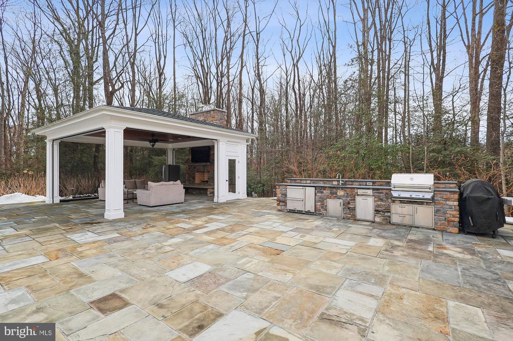 1303 WINDSOR RIDGE LANE