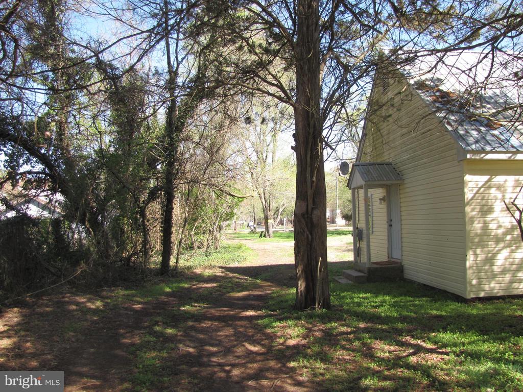 213 Central Ave