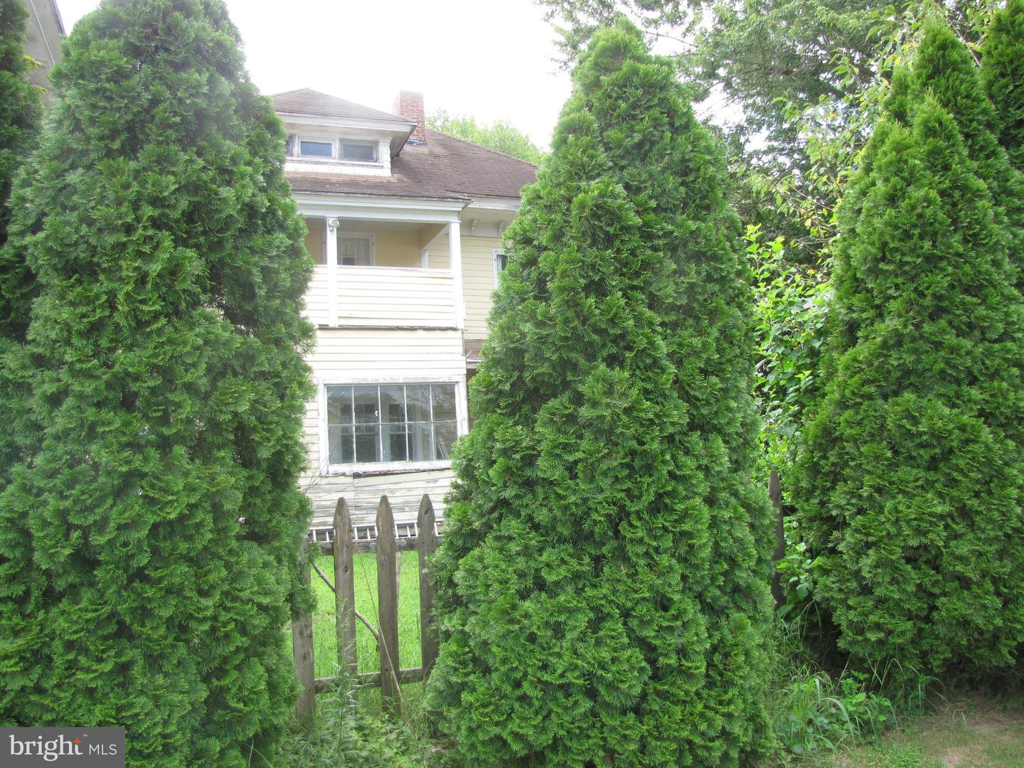 148 Main St