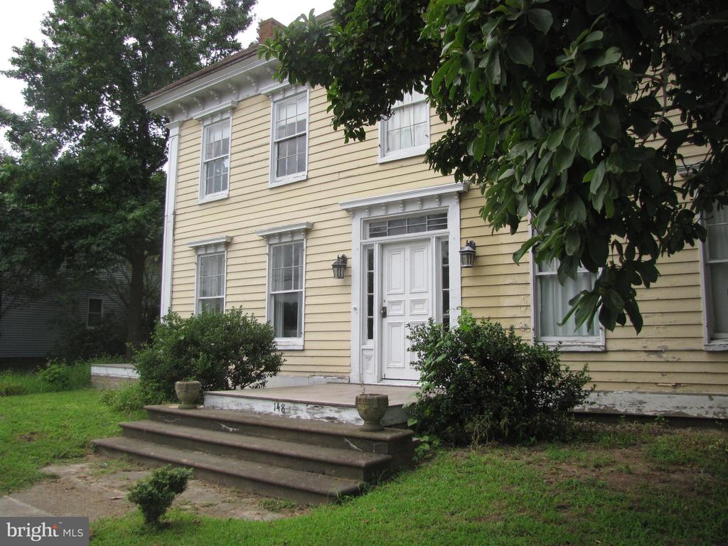 148 Main St