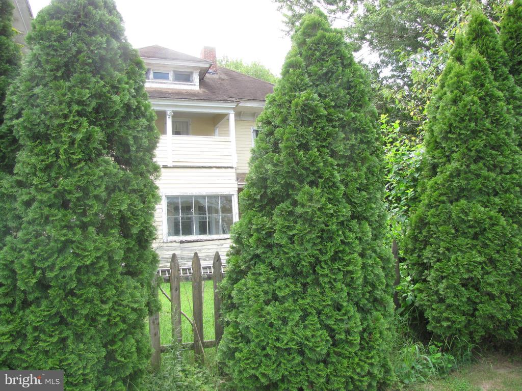 148 Main St