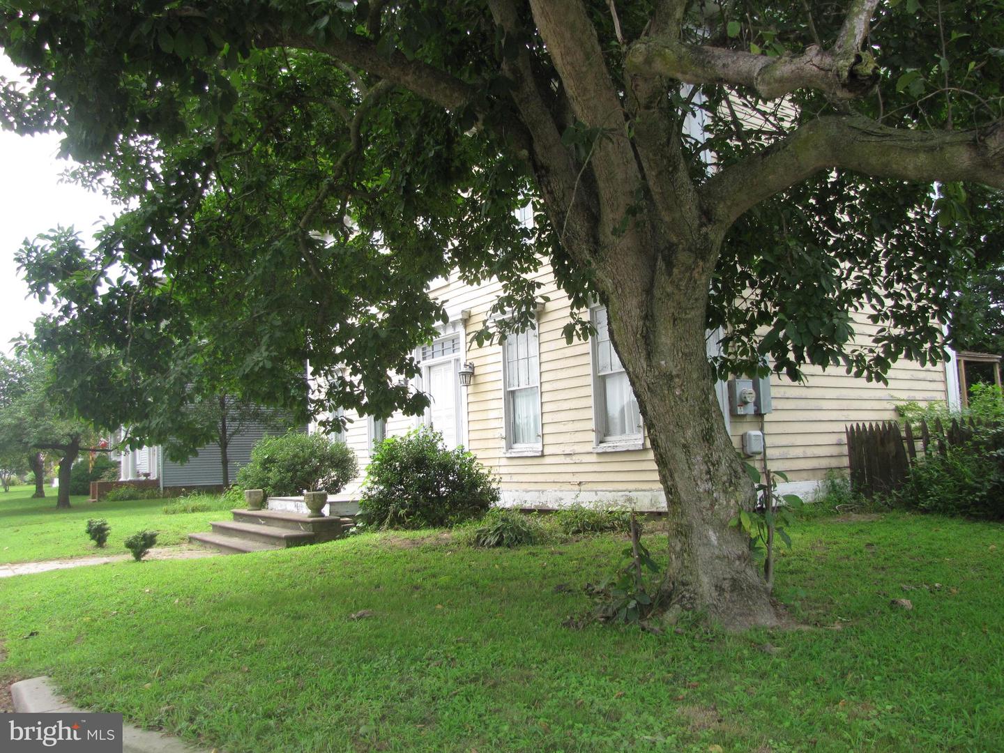 148 Main St
