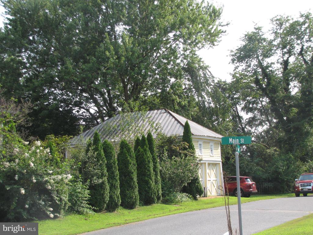 148 Main St