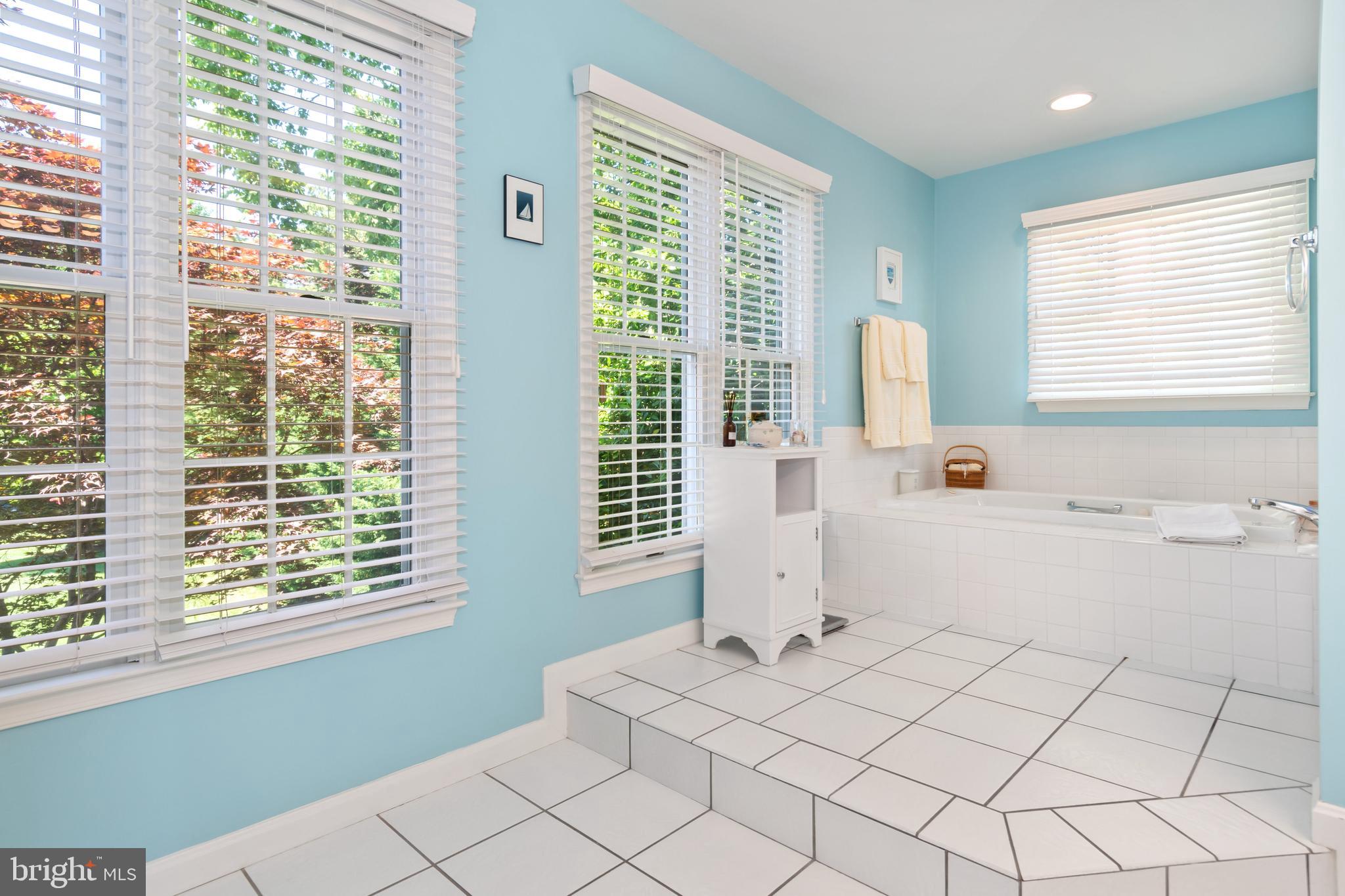 21388 Avalon Ct