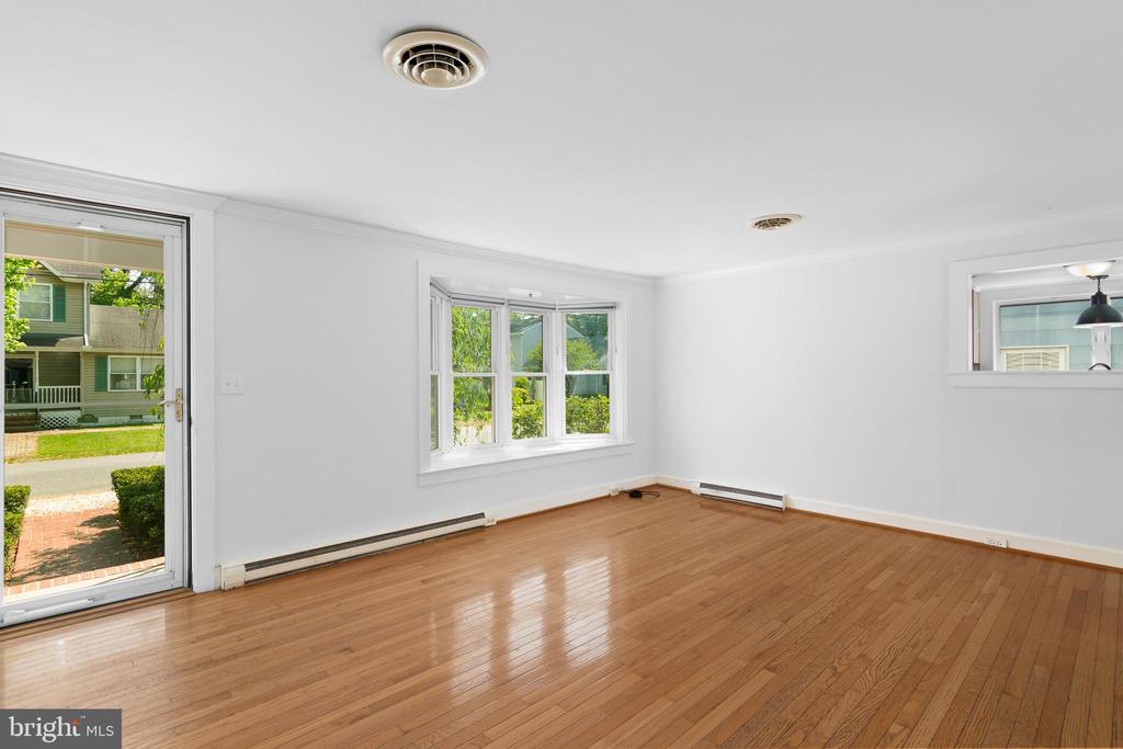 103 W Marengo