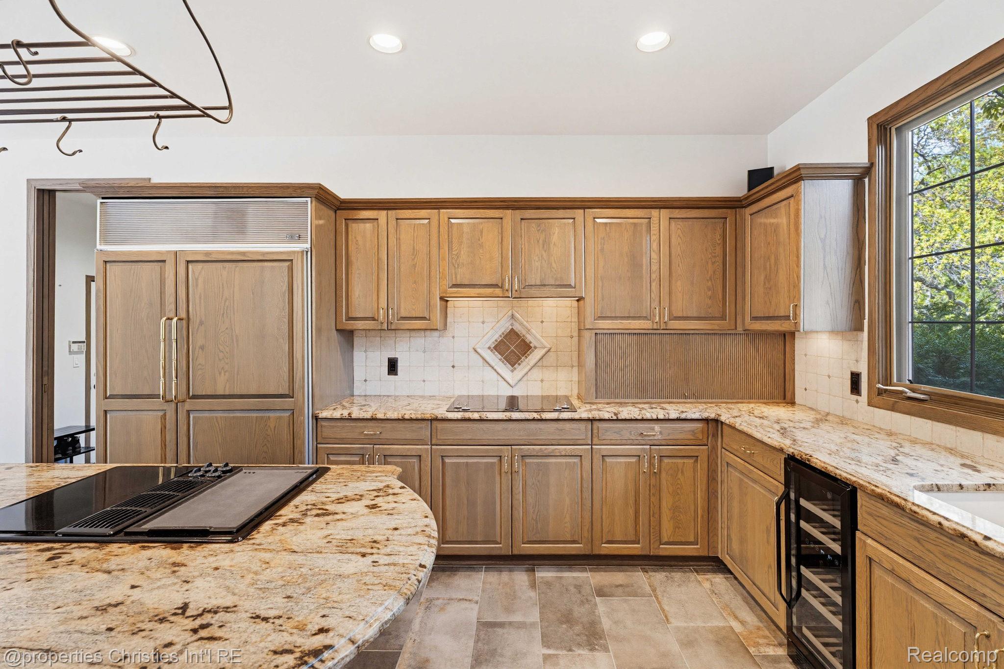 1743 Beechwood Way