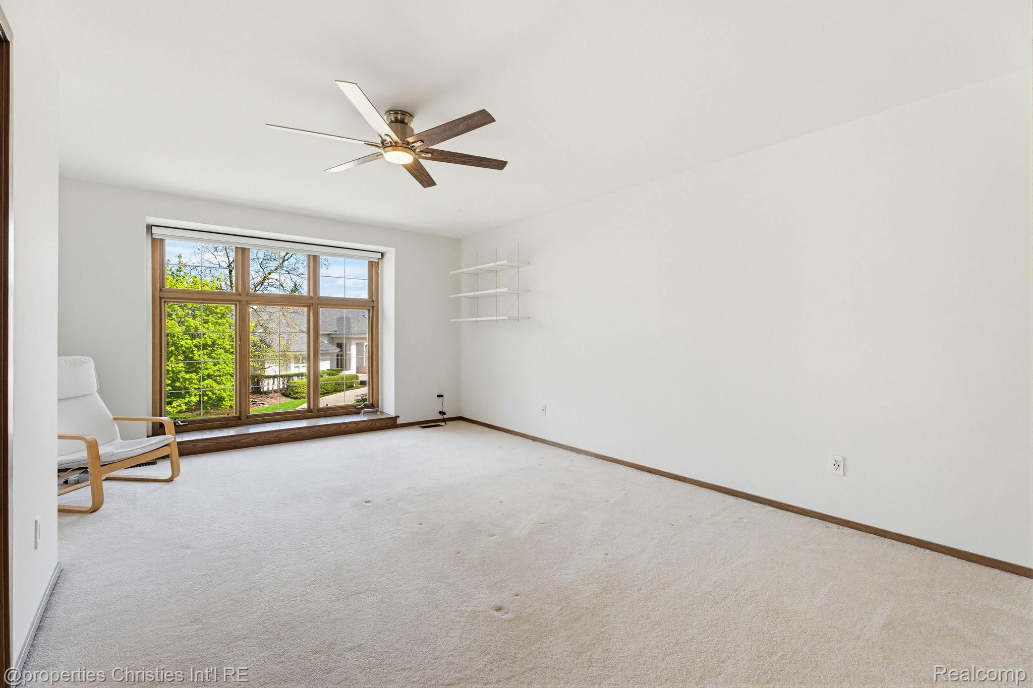 1743 Beechwood Way