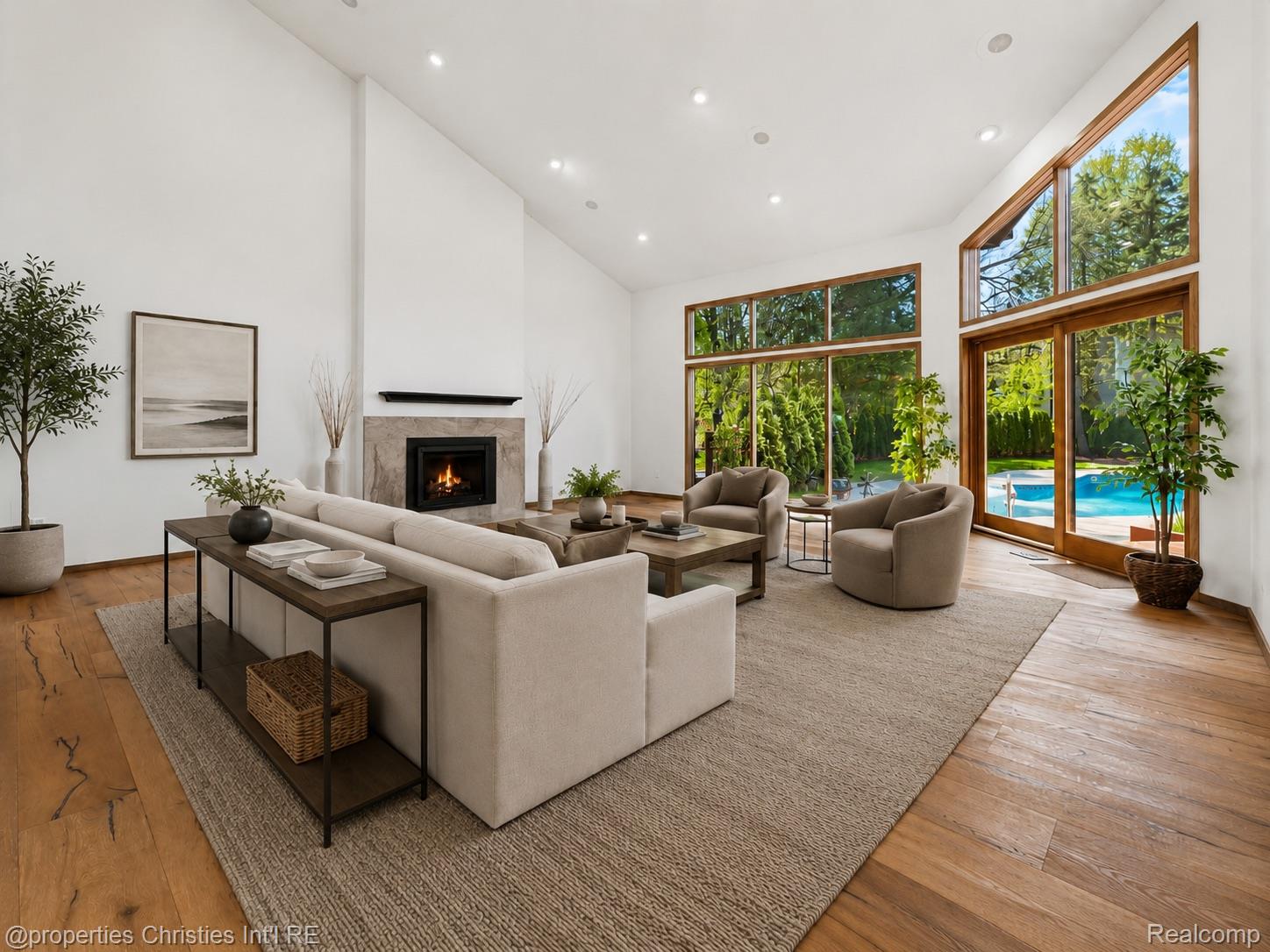1743 Beechwood Way