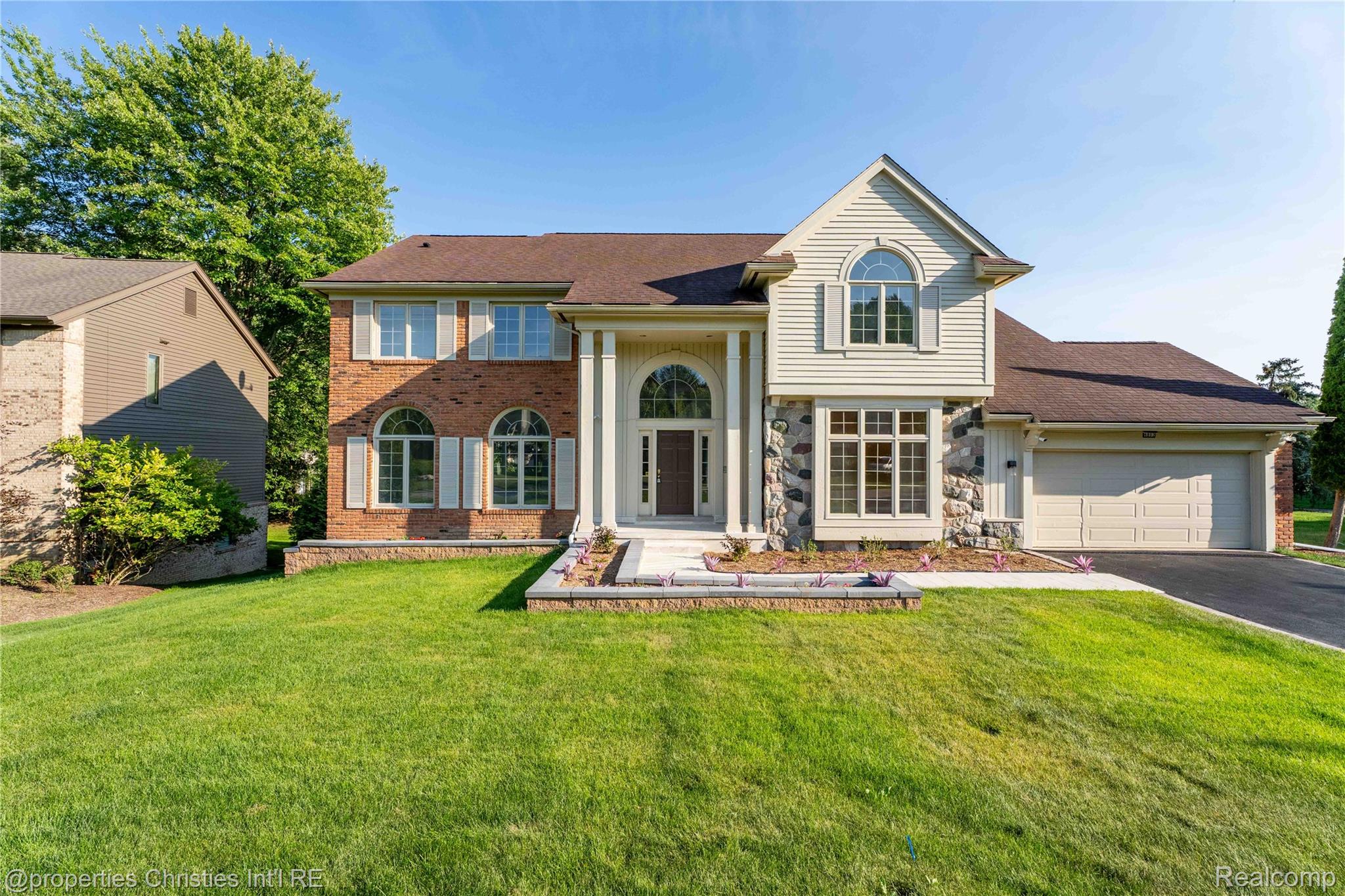 4802 Panorama Circle