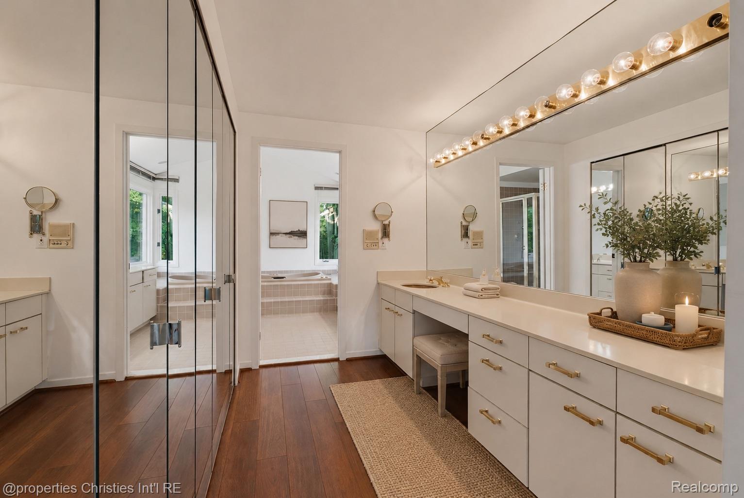 4802 Panorama Circle