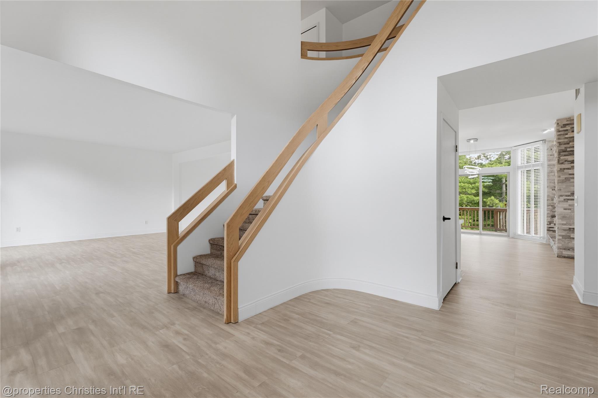 4802 Panorama Circle