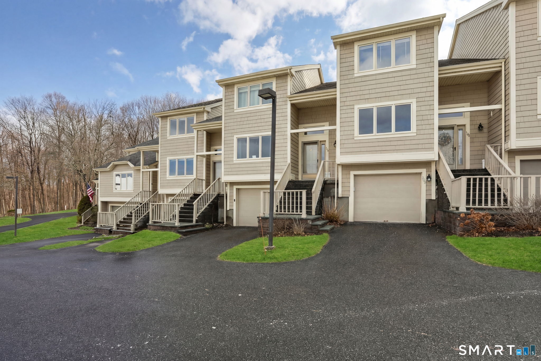 12 Boulevard Drive 15-104