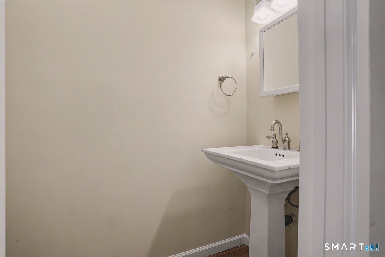 20 East Pembroke Road 28