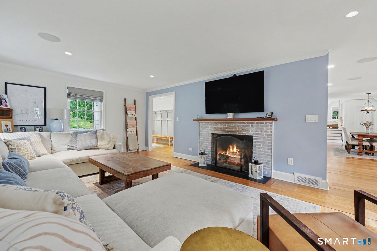 211 Laurel Road
