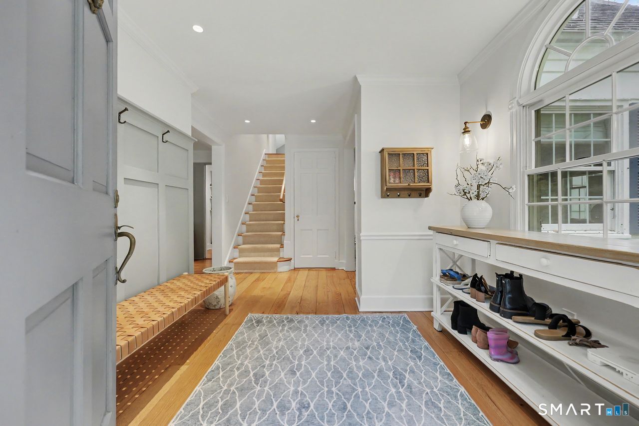 211 Laurel Road