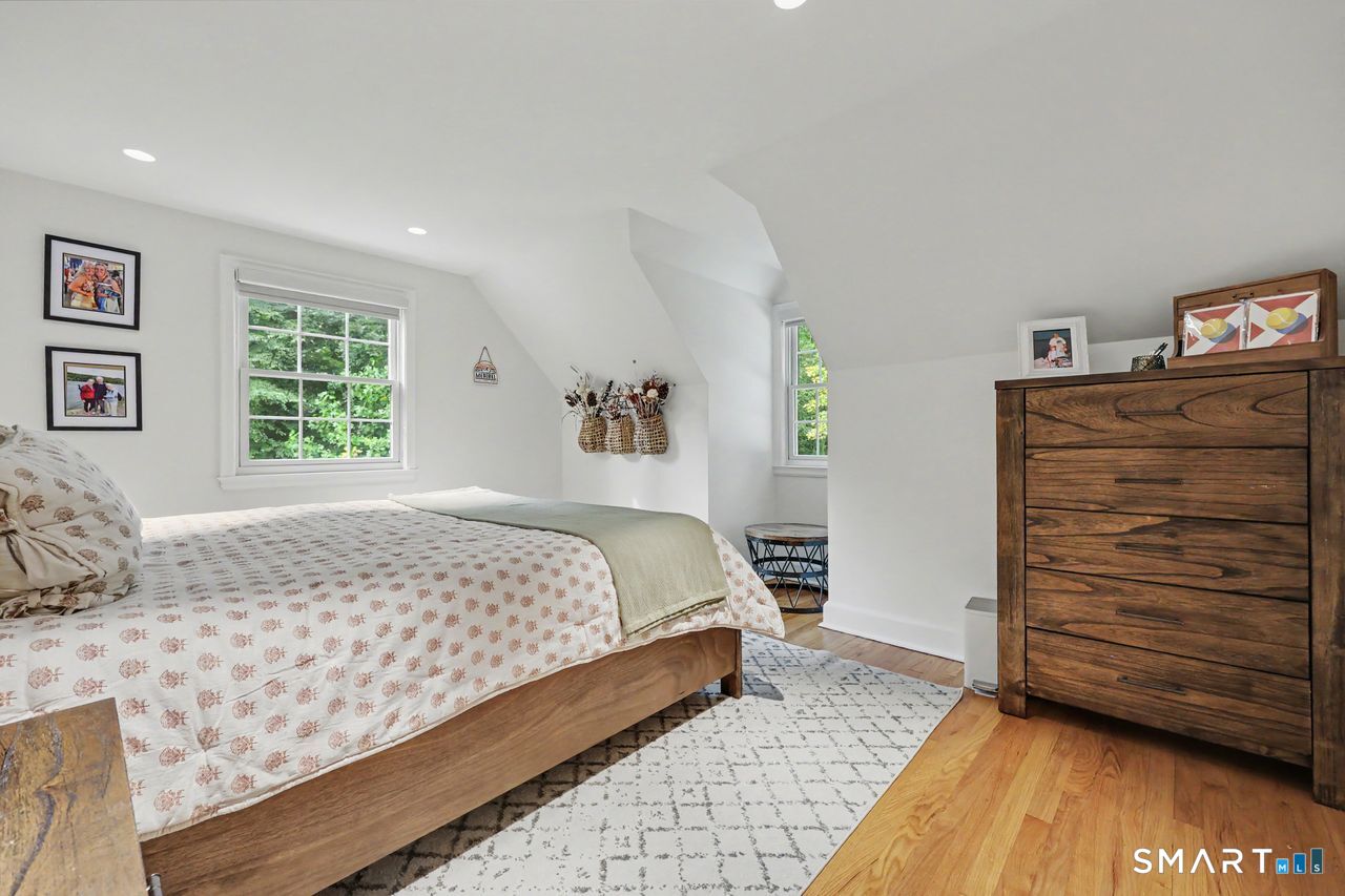 211 Laurel Road