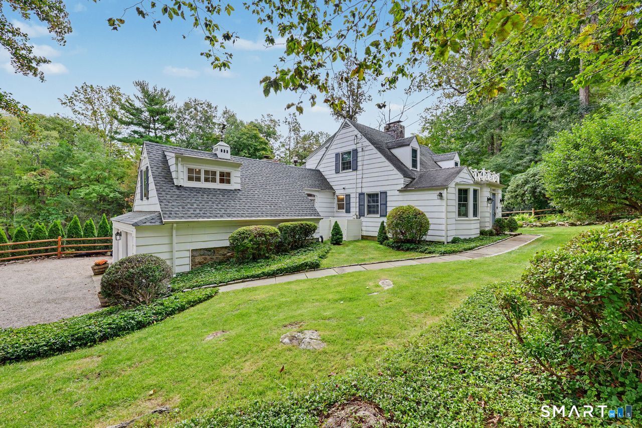 211 Laurel Road