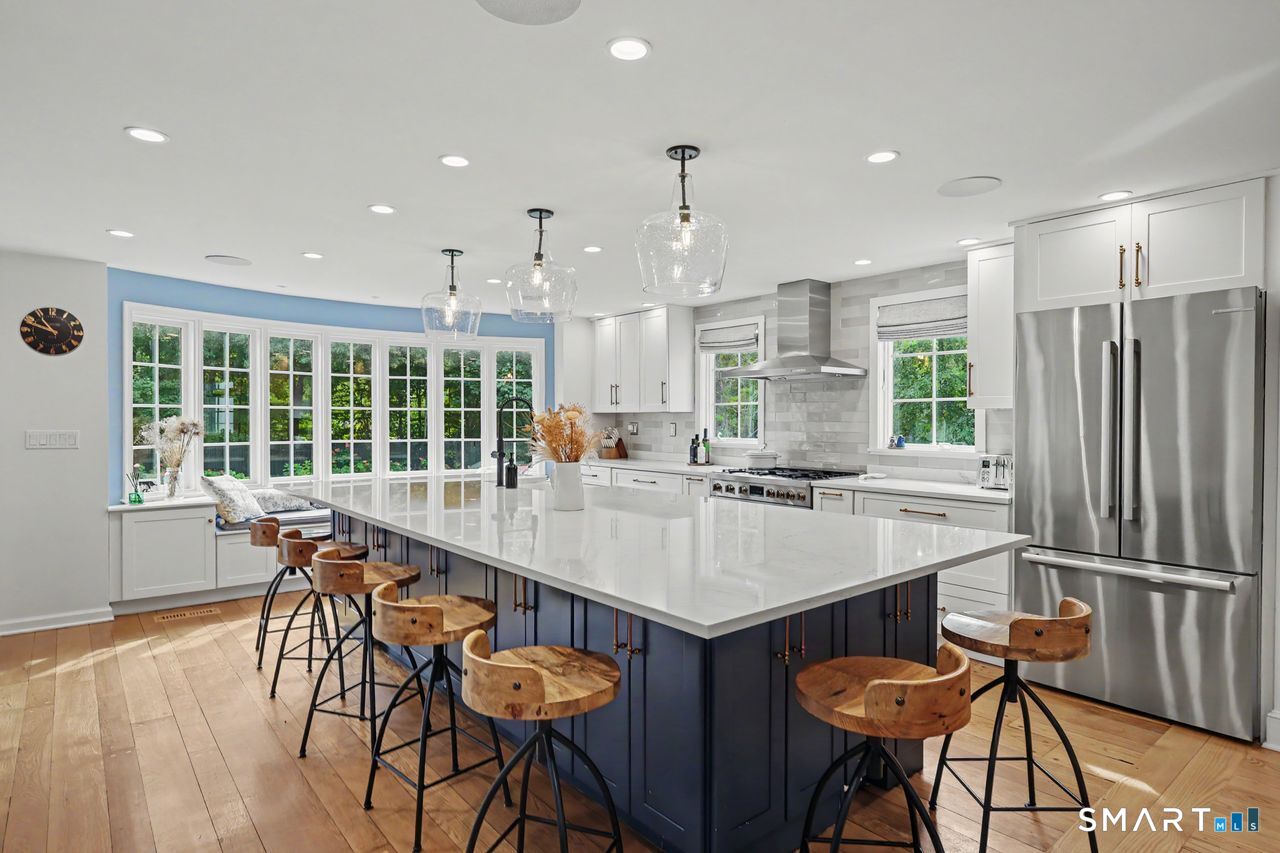 211 Laurel Road