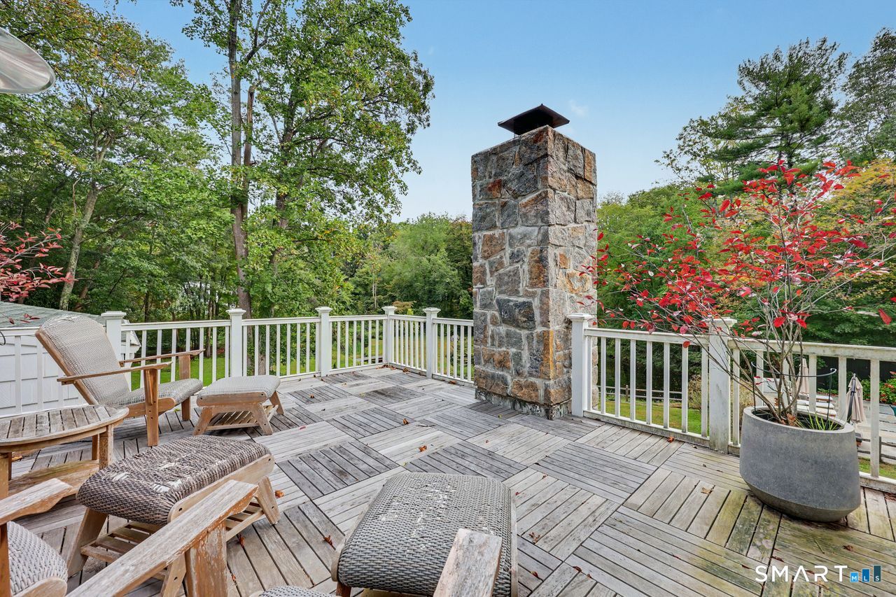 211 Laurel Road