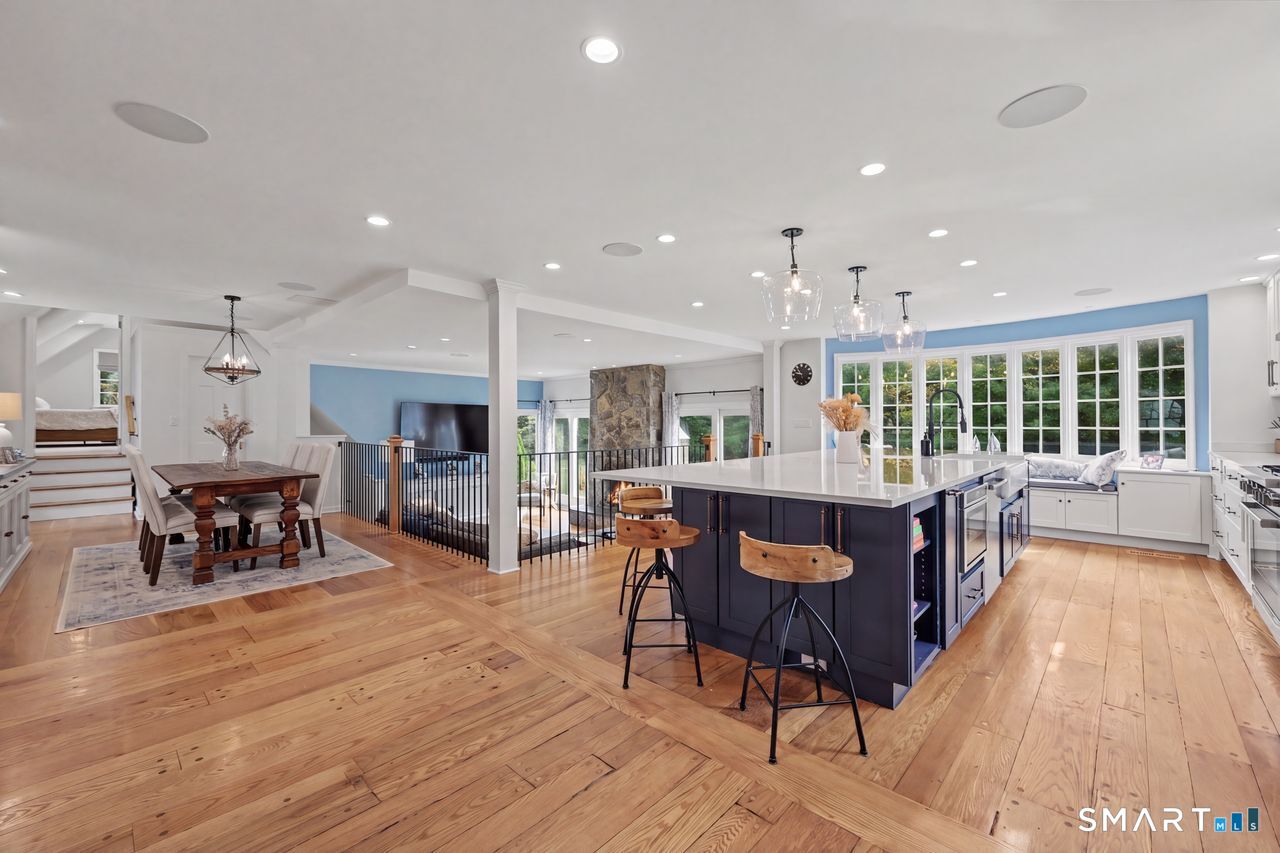 211 Laurel Road
