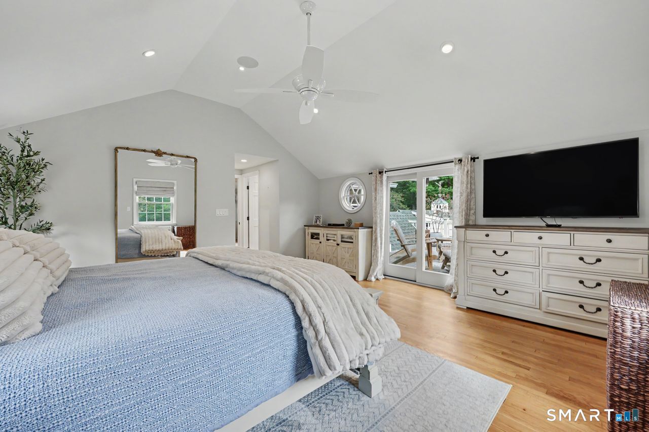 211 Laurel Road