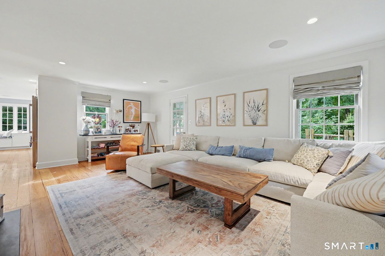 211 Laurel Road