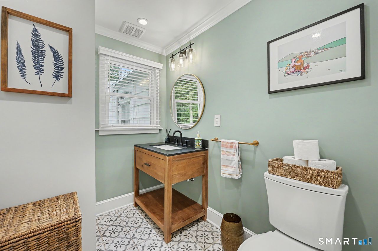 211 Laurel Road
