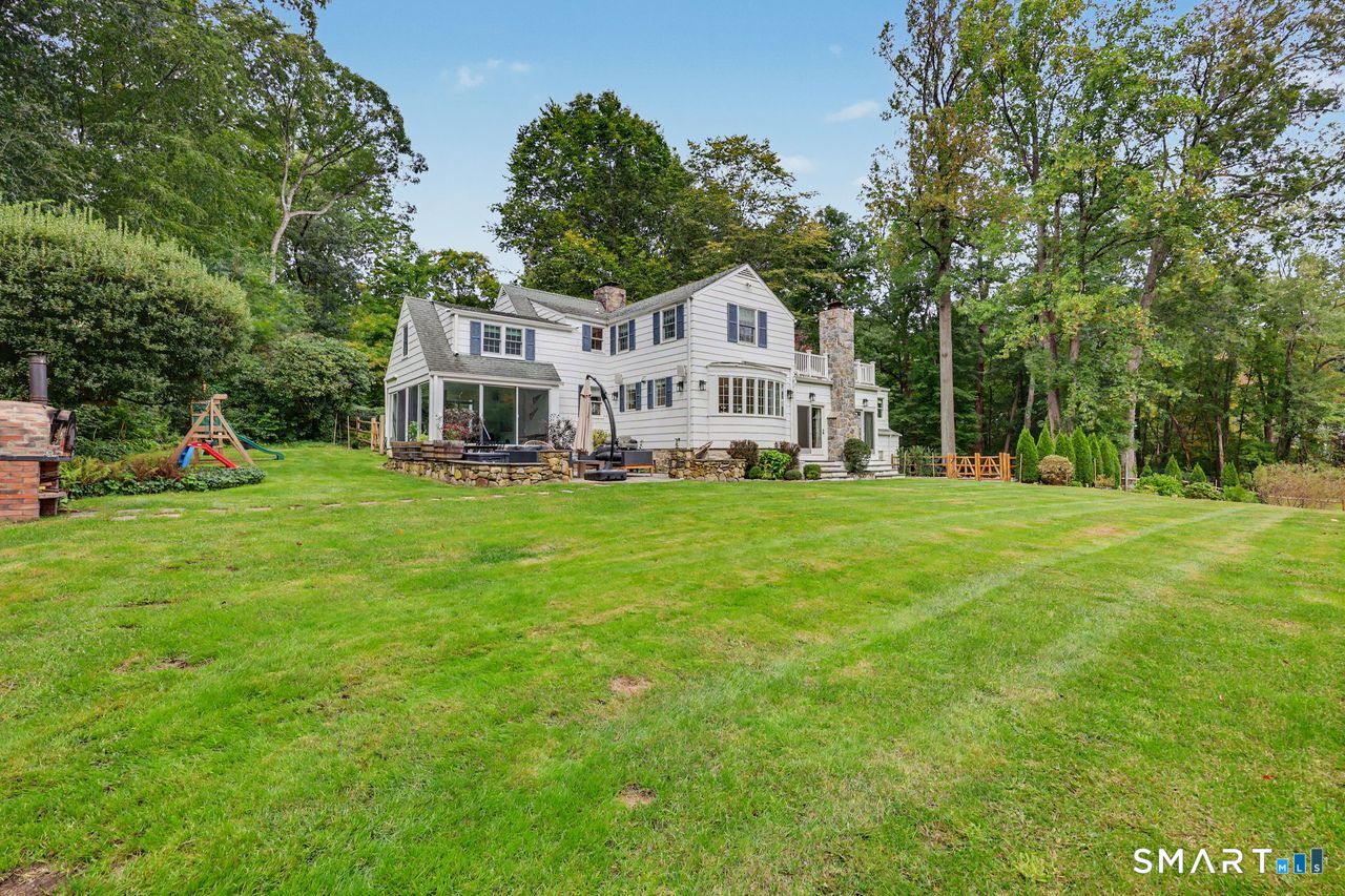 211 Laurel Road