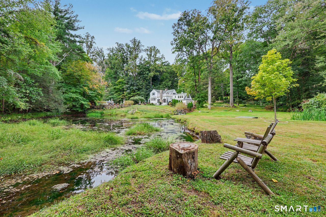 211 Laurel Road
