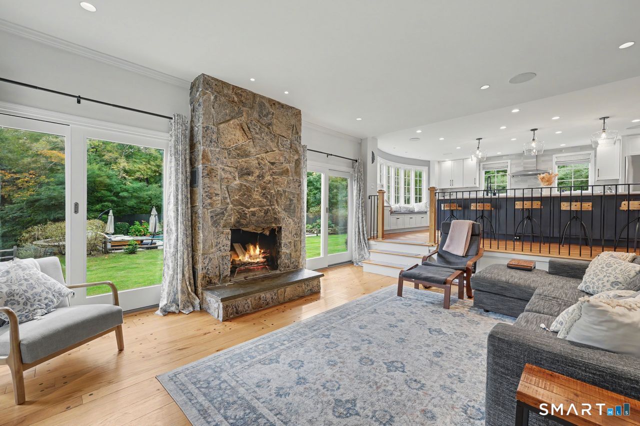 211 Laurel Road