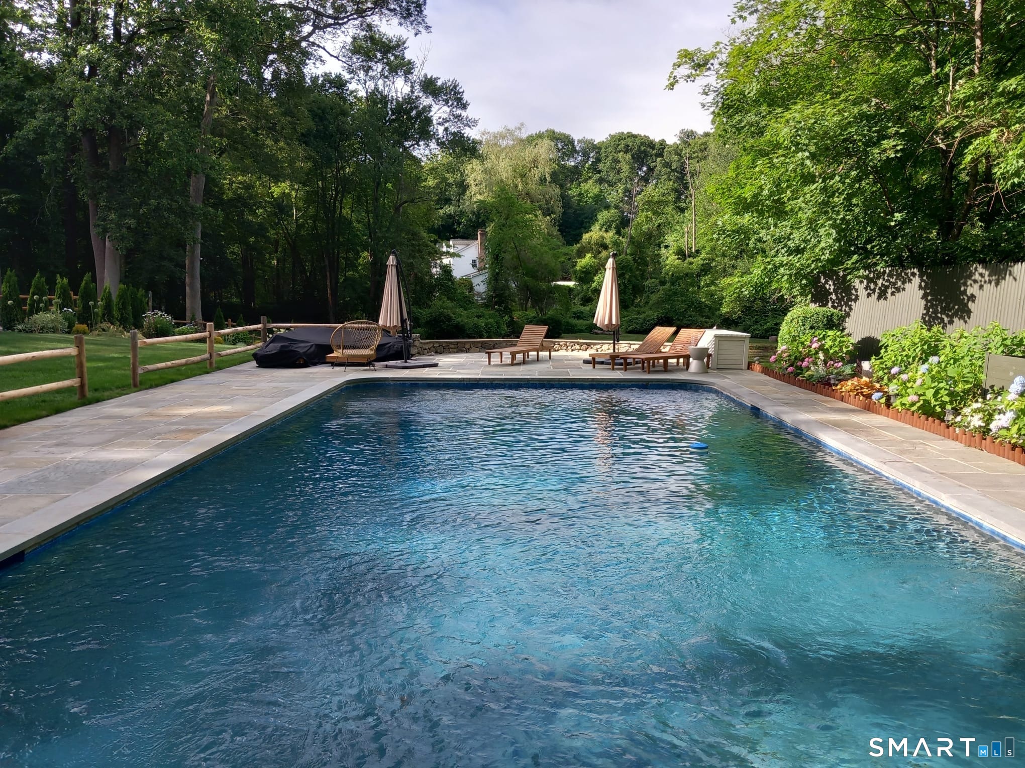 211 Laurel Road