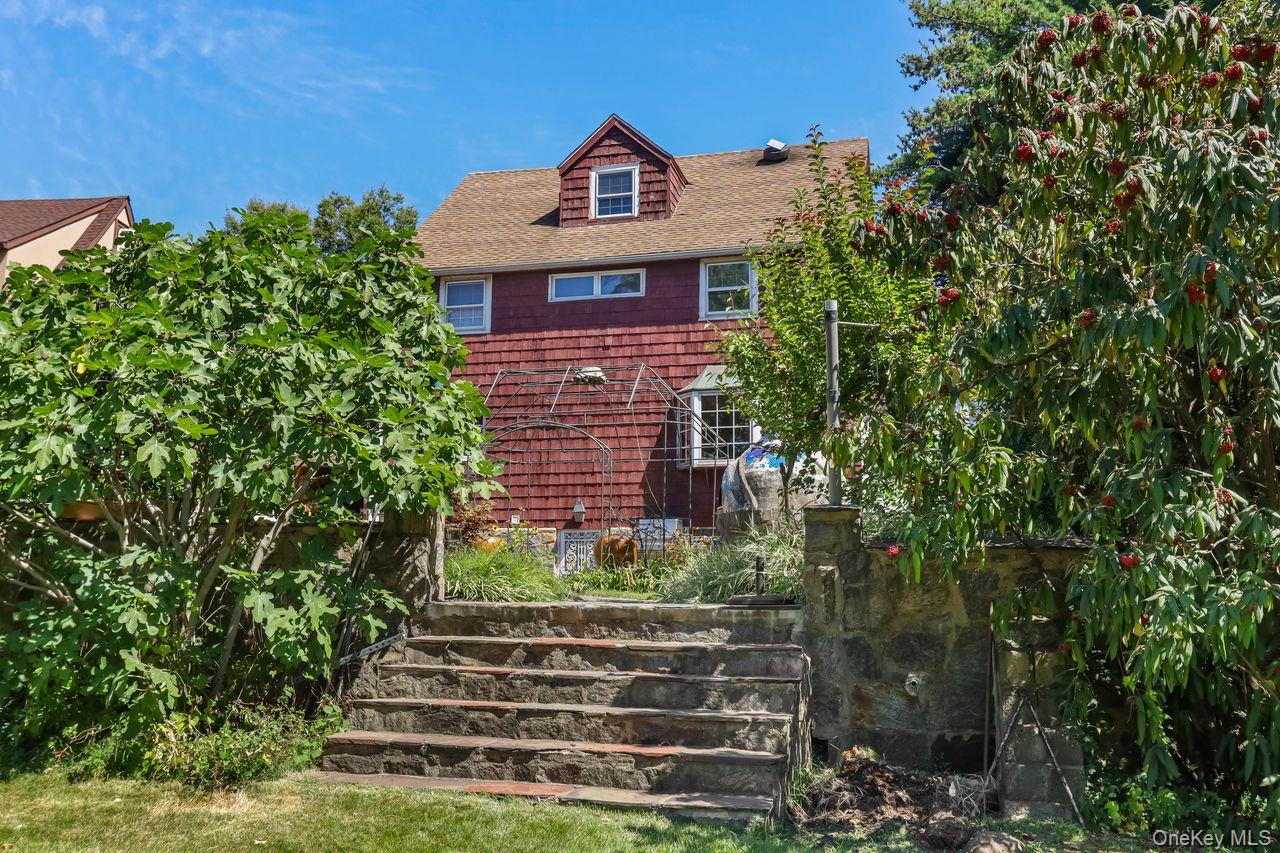 889 James Street