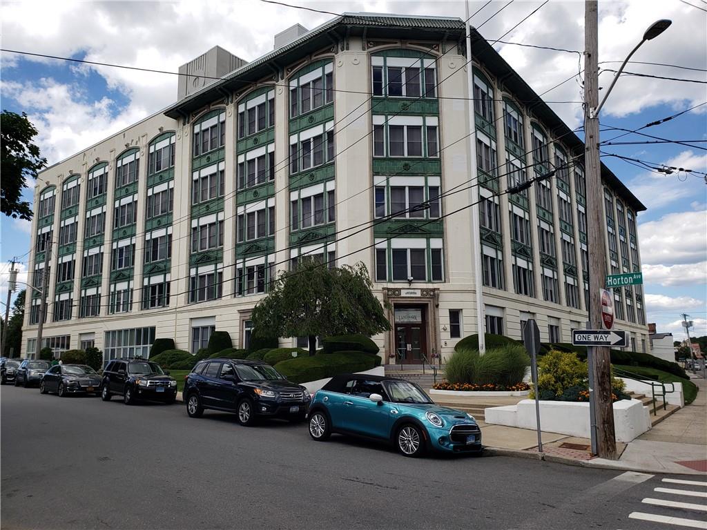 1 Landmark Square Unit: 124