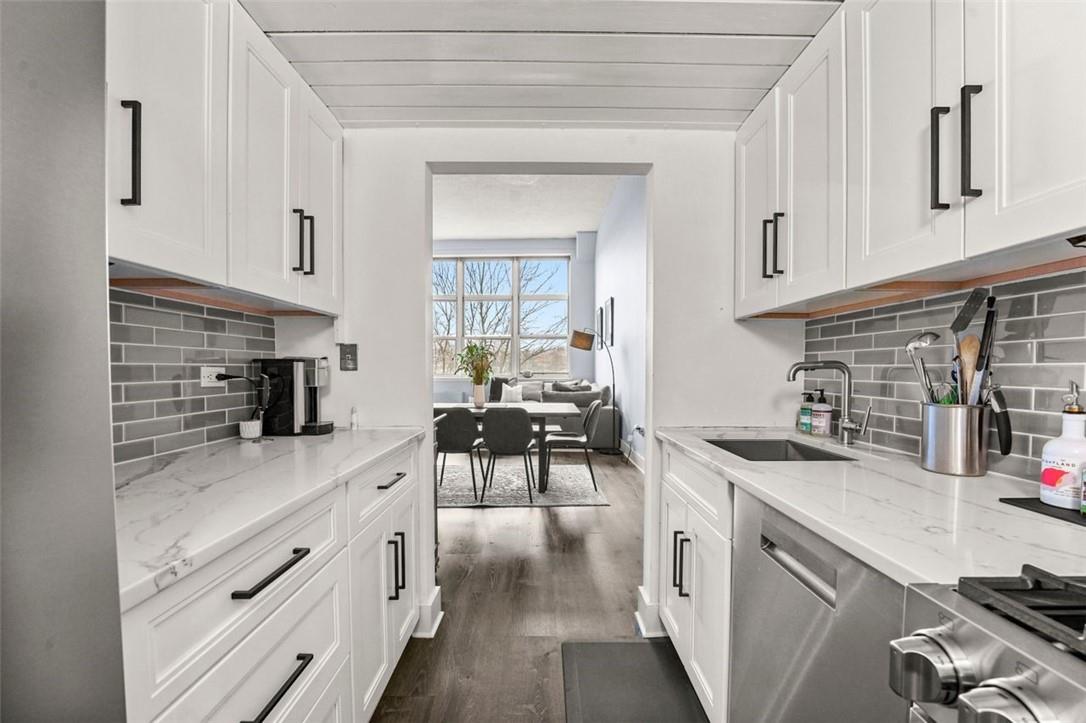 1 Landmark Square Unit: 414