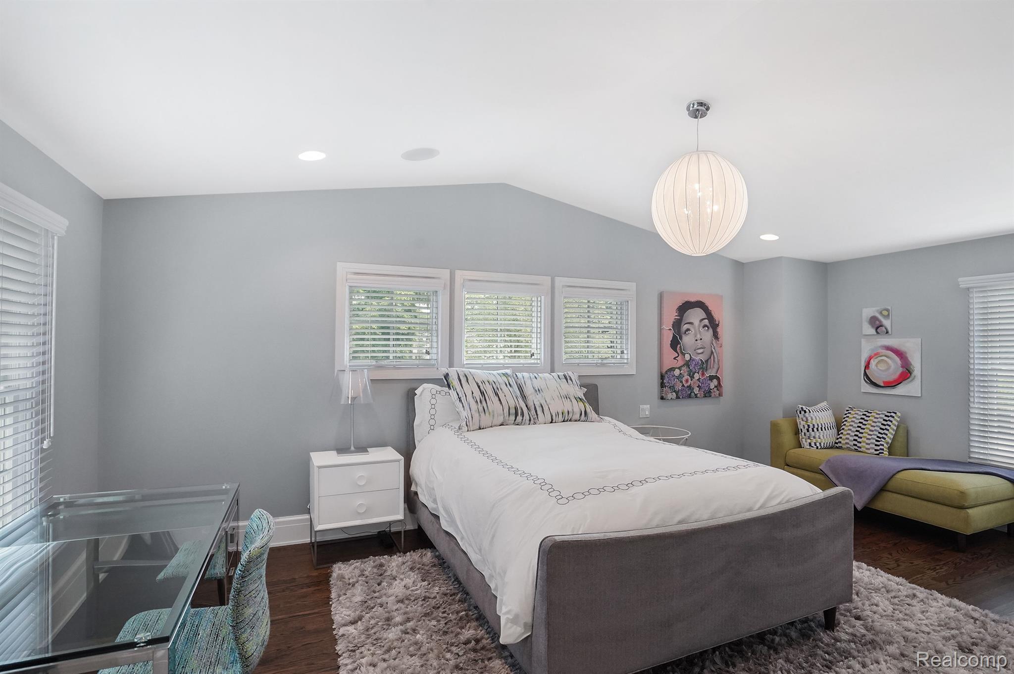 908 CHESTERFIELD Avenue