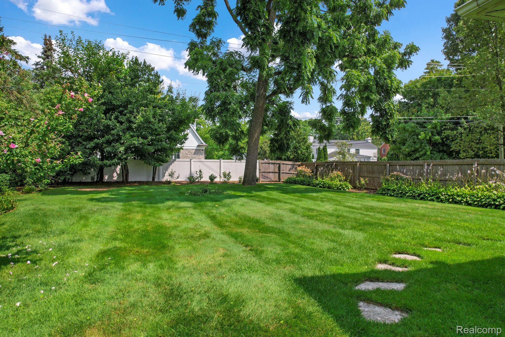 908 CHESTERFIELD Avenue