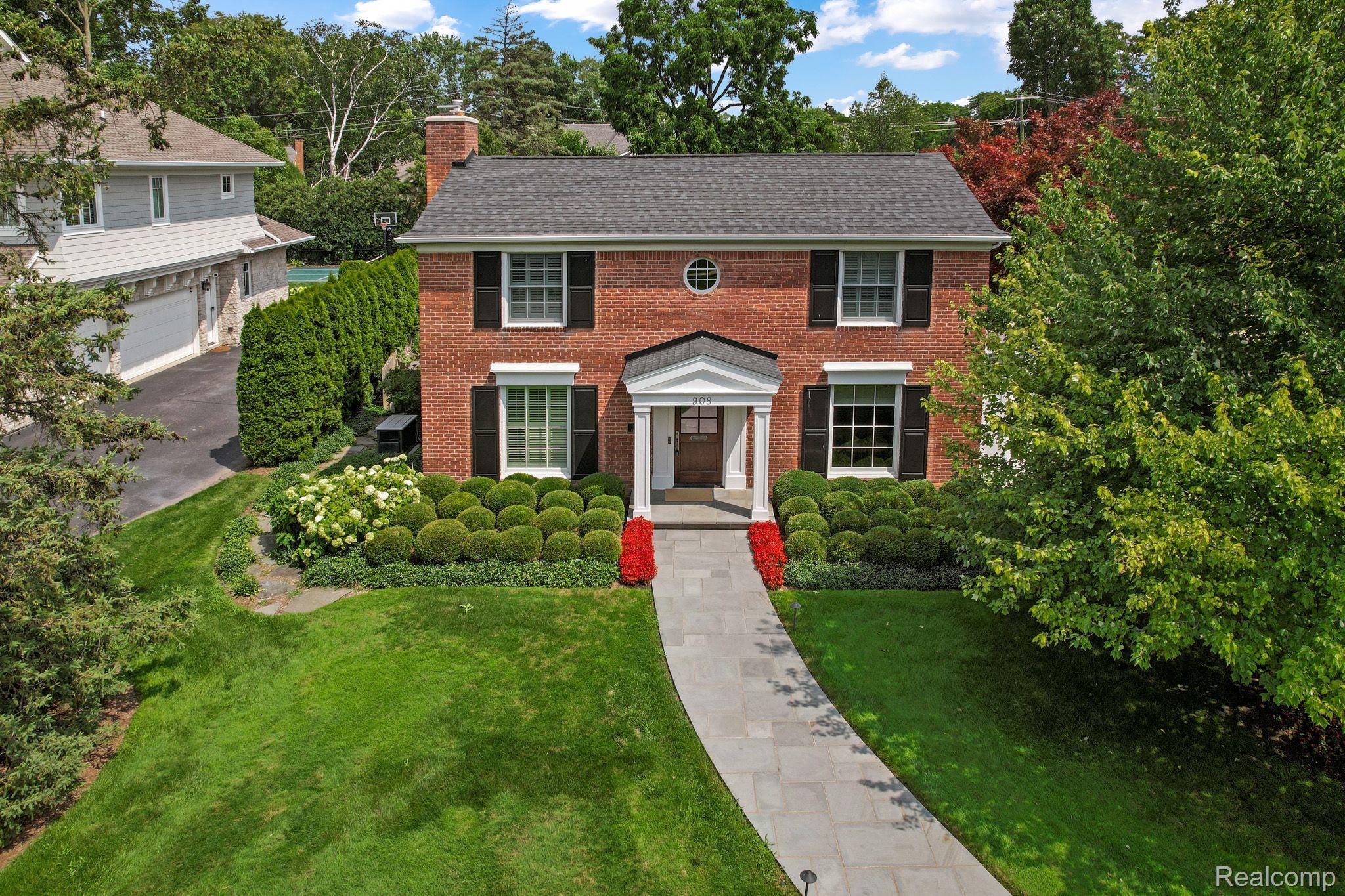 908 CHESTERFIELD Avenue