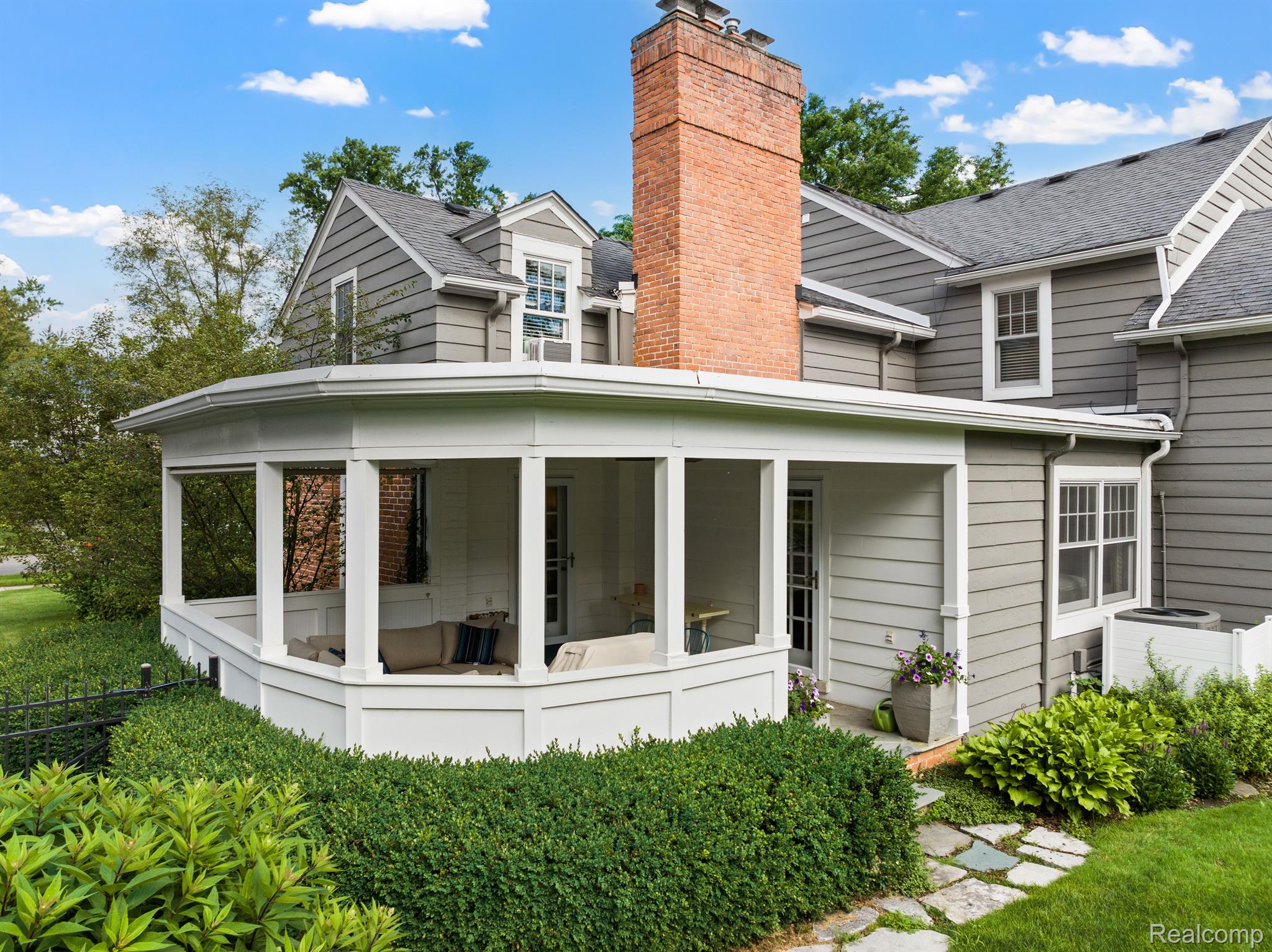 712 FAIRFAX Street