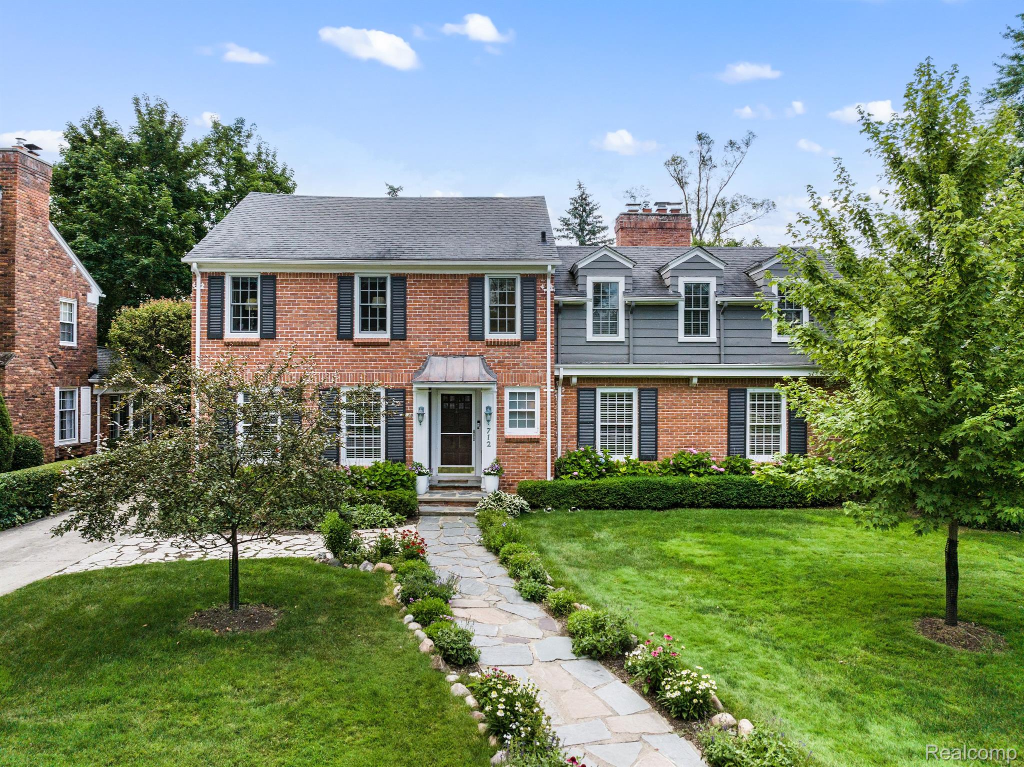 712 FAIRFAX Street