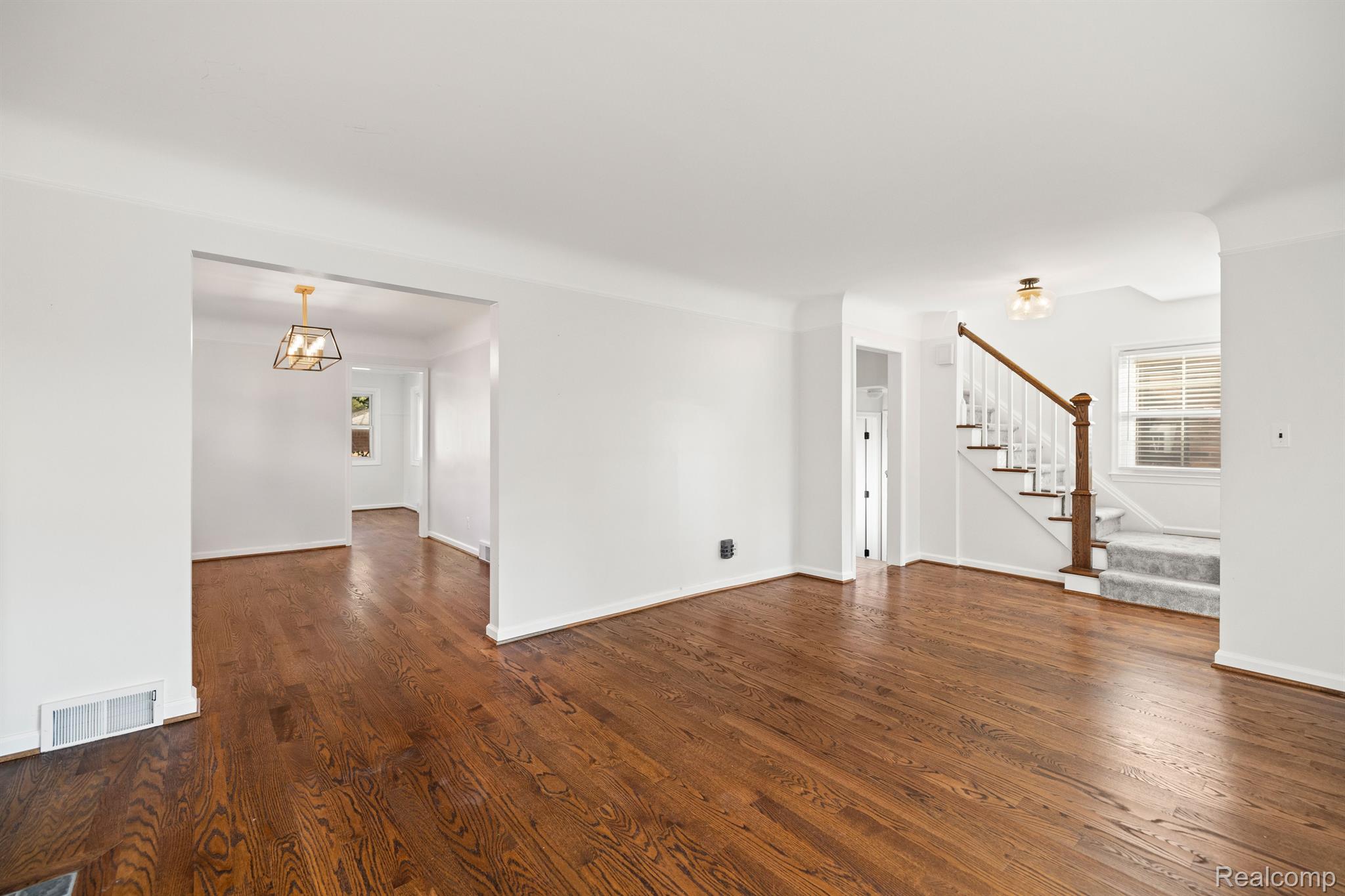 4436 ARLINGTON Drive